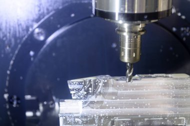 Cnc makine sırasında hazırlamak kesme örnek iş parçası.