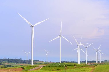 Gökyüzü rüzgar türbini türbin alanıyla