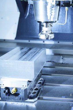 Ham madde iş parçasına yüz Frezeleme aracıyla 