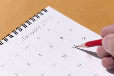 2017 yeni yıl takvim kahverengi kağıt arka plan üzerinde 