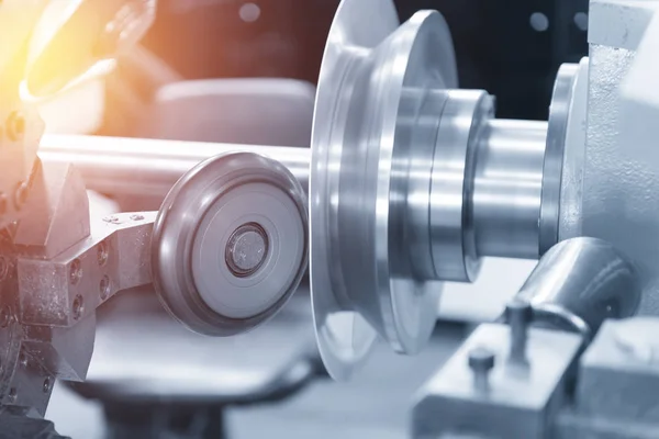 Bölümü oluşturan Cnc iplik makinası 