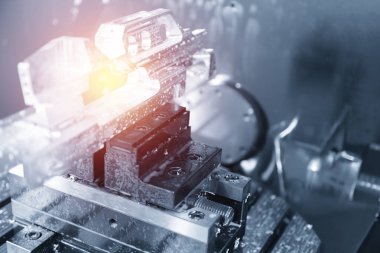 Cnc freze tezgahı üzerinde iş parçası.