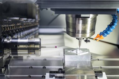 Cnc makine kesme iş parçası ve ölçüm probu
