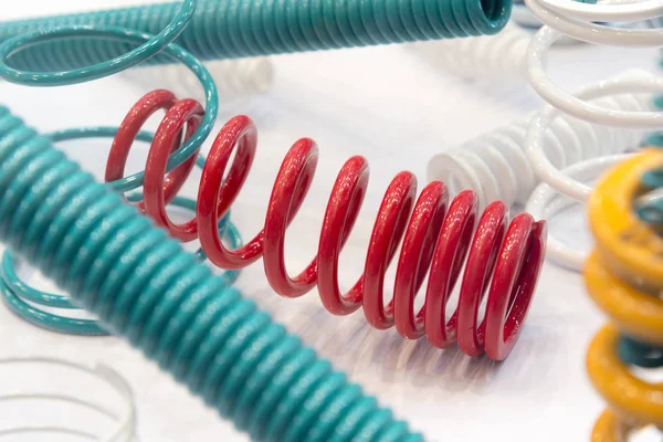 A különböző típusú felfüggesztés coil spring. — Stock Fotó