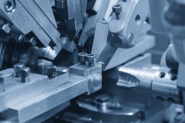 Dokunarak aracı maker makina. Aracı matkap