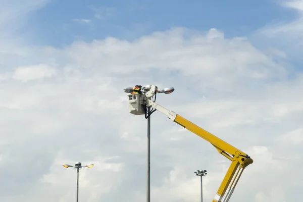 El técnico eléctrico. — Foto de Stock