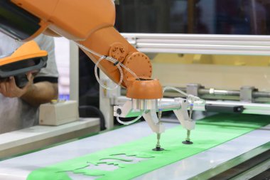 Otomatik robot kol  