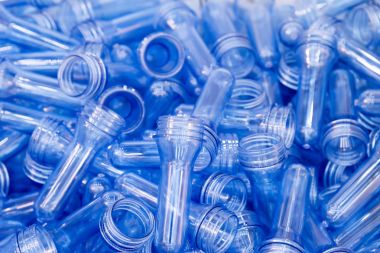 İşlem üfleme plastik şişe için ham maddeler .