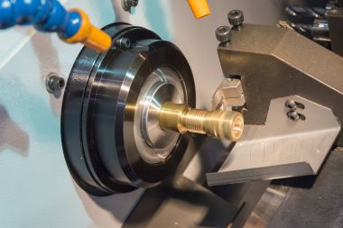 CNC Torna makinesi veya bakır parçası kesme dönüm makine .