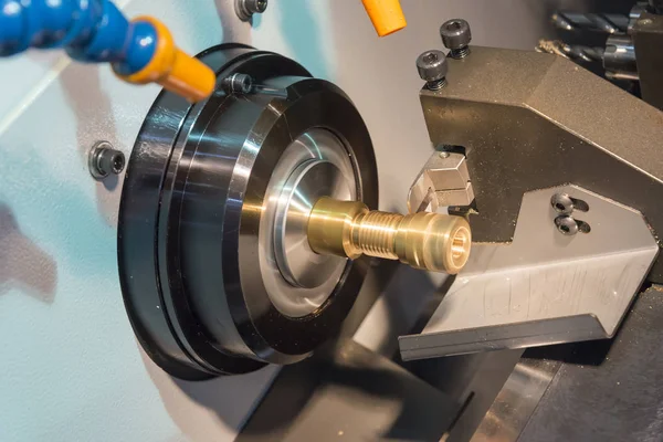 CNC Torna makinesi veya bakır parçası kesme dönüm makine .