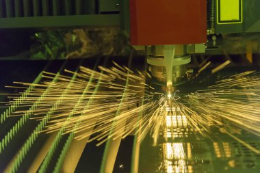 Sac metal plaka kesme fiber Lazer Kesim Makinası 