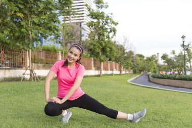 Önce egzersiz germe güzel kadınlar