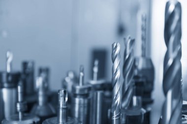 Delik aracı matkap ve Aracı'na 