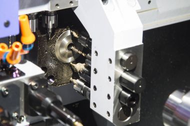 Çok işlev Cnc Torna Makinesi 