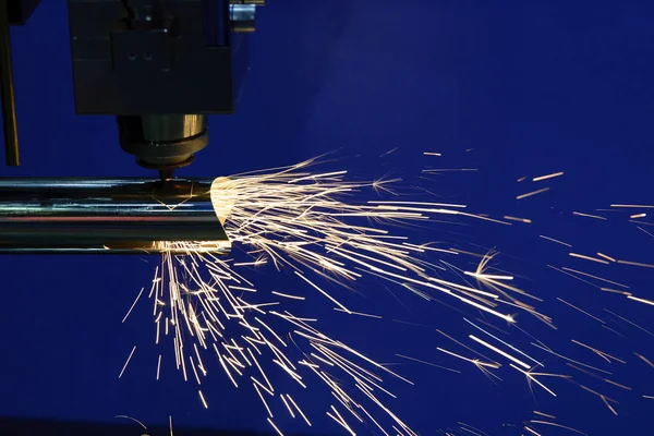 Laserkuttemaskinen CNC fiber – stockfoto