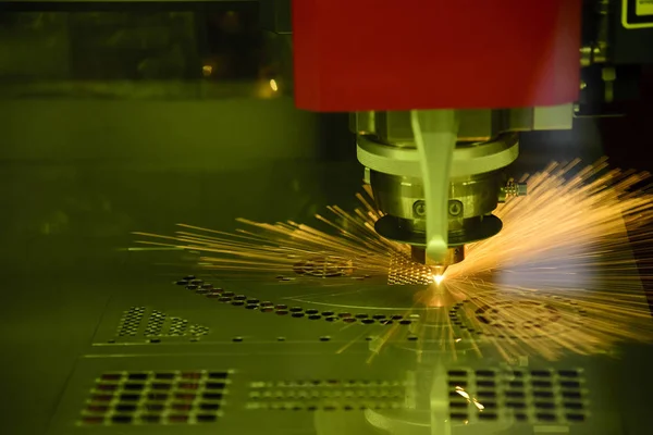 A máquina de corte a laser de fibra — Fotografia de Stock