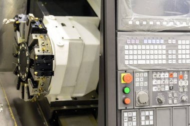 Cnc Torna panelindeki kapat .