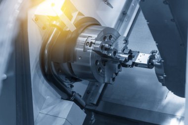 Robot kolu ile Cnc Torna Makinesi.