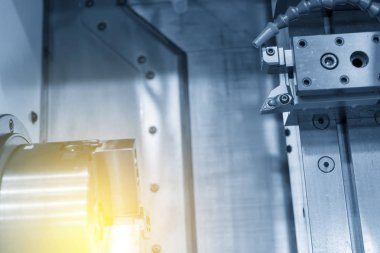 Çelik çubuk kesme Cnc Torna Makinesi 