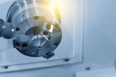 Çelik çubuk kesme Cnc Torna Makinesi .