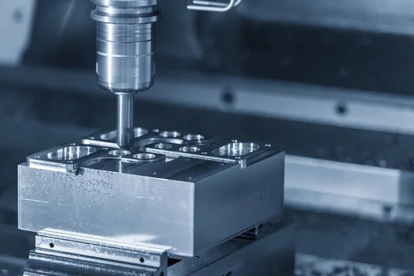 The CNC milling machine cutting the sample part. — Stock Photo, Image