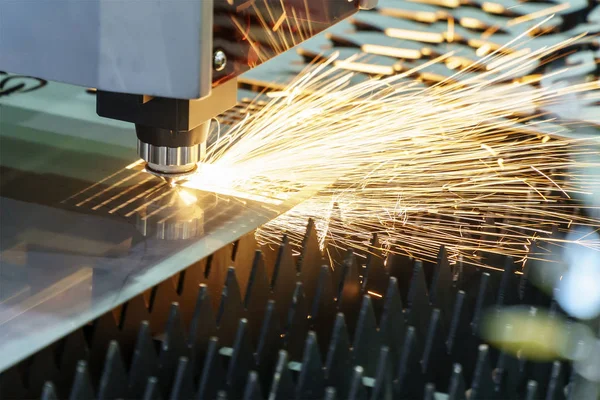 Fiber lazer kesim makine denetleyicisi Cnc program tarafından.