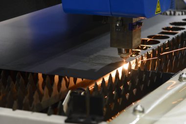 Sac metal plaka kesme fiber lazer 