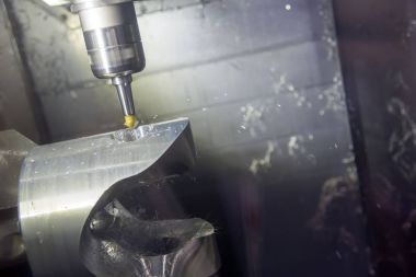 Otomotiv bölümü kesim 5 eksen Cnc makinesi