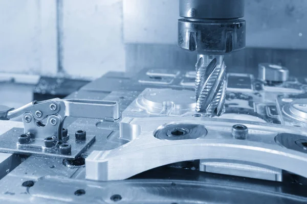 The CNC milling machine cutting the automobile  part — Stock Photo, Image