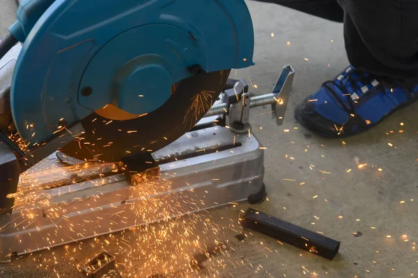 Dairesel elyaf bıçak kesim makinesi 