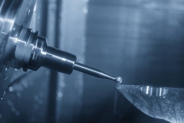 Tablo iğ tilt türü 5 eksenli Cnc freze makinesi 