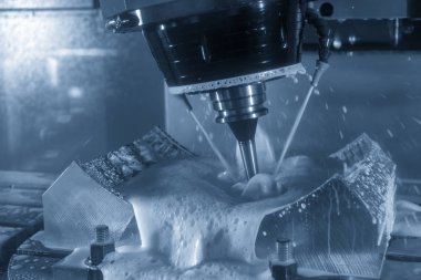 Tablo iğ tilt türü 5 eksenli Cnc freze makinesi 