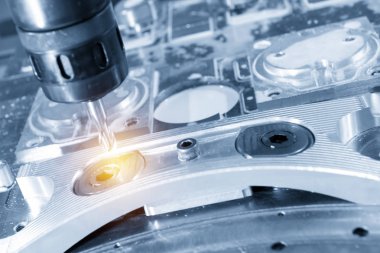 Alüminyum otomotiv bölümü kesim Cnc freze makinesi 