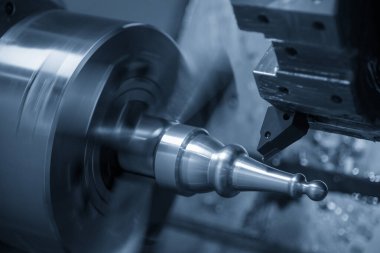 Metal işleme sürecinde Cnc torna makinesi .