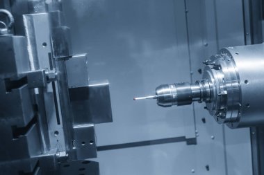 Koordinat ölçüm makinesi .