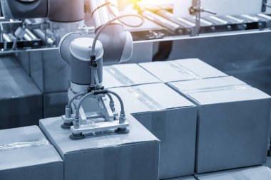 Yüksek teknolojili materyaller robot sisteminde devrediliyor..