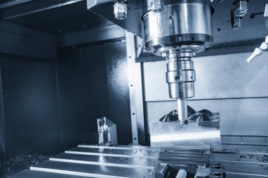 Cnc değirmen makinesi enjeksiyon küf parçalarını kesti.