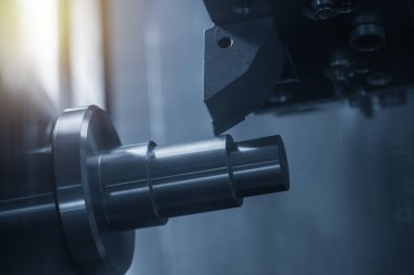 Metal işleme sürecinde Cnc torna makinesi .