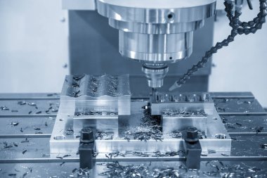 Cnc değirmen makinesi enjeksiyon küf parçalarını kesti.