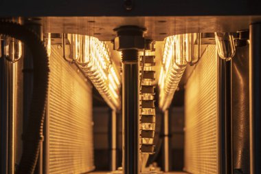 Tüpün şekli önceden hazırlanmış ısıtma işlemi..