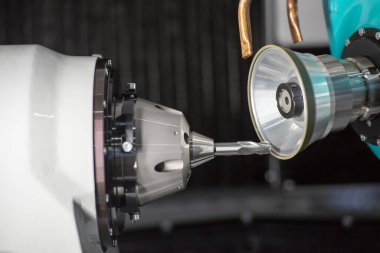 Cnc programı tarafından kontrol edilen makine yapma aracı kesme işlemi. Kesme araçları kesme işlemi keskinleştirme makine denetimi Cnc programı tarafından.