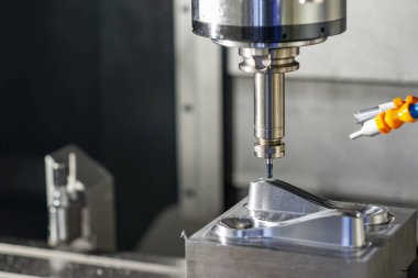  CNC değirmen makinası örnek parçaları katı top son değirmeni araçları ile kesti. Kalıplar ve ölüm üretim süreci katı karpit bitiş bandı araçları ile makine merkezi tarafından.