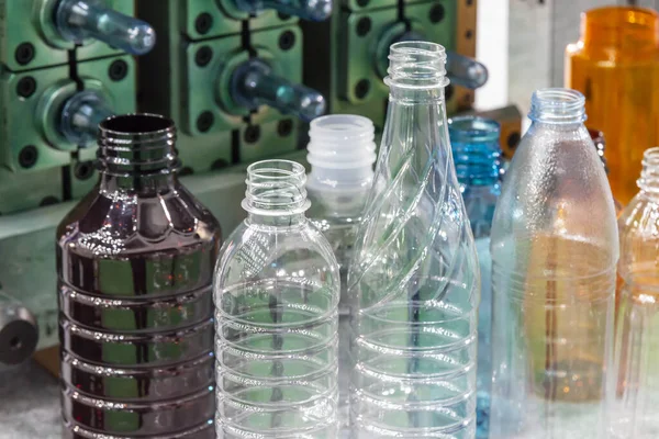 Различные Типы Пластиковых Бутылок Преформ Формы Инъекционной Плесенью Фона Заводе — стоковое фото