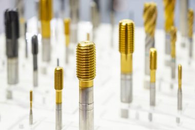 CNC değirmen makinesi için iplik değirmeni aletleri koleksiyonu. Makine iplik değirmeni aracı için özel araç kaplama.