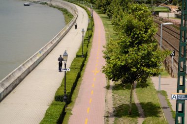 Hava güneşli gün Budapeşte'Gezinti görünümünü