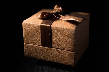 Düğün kahverengi kutusu halkaları için