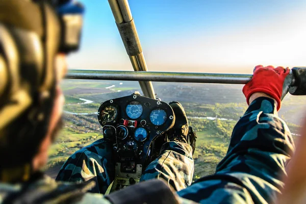 Uçuş, kokpit üzerinden hang glider tarafından görüntülemek — Stok fotoğraf