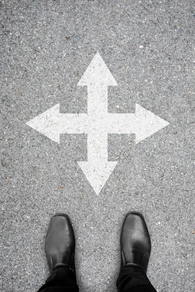 Black Shoes Standing Crossroad Making Decision Which Way Left Right — Stock Photo, Image