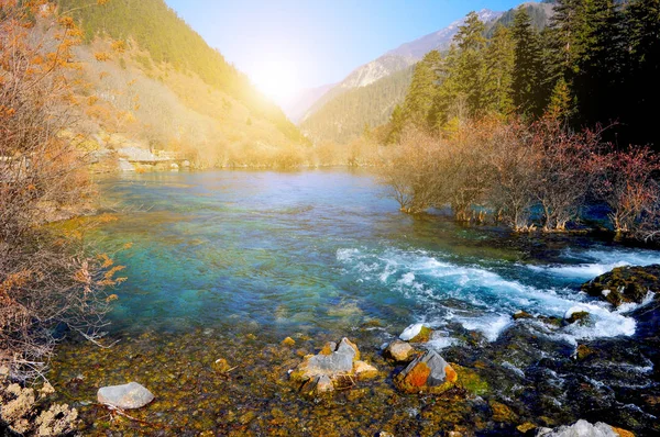 Kolorowe Turkusowe Jeziora Góry Jiuzhaigou Chiny Sezonie Wiosennym — Zdjęcie stockowe