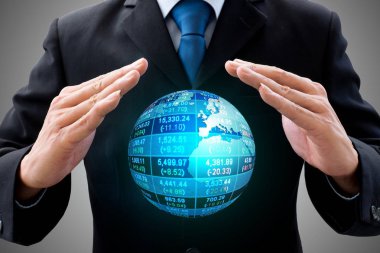 İşadamı koyu gri takım elbise ve global iş dünyasının güç.